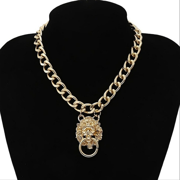 Exaggerated Gold Lion Chain Link Choker Necklace - Picture 6 of 10